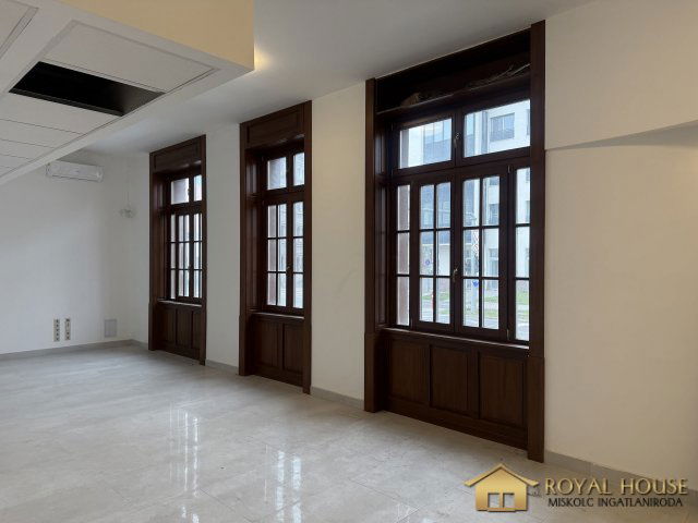 Kiadó üzlethelyiség, Miskolcon, Hunyadi János utcában