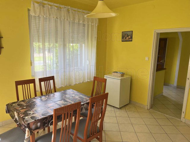 Eladó családi ház, Balatonfenyvesen 75 M Ft, 2 szobás