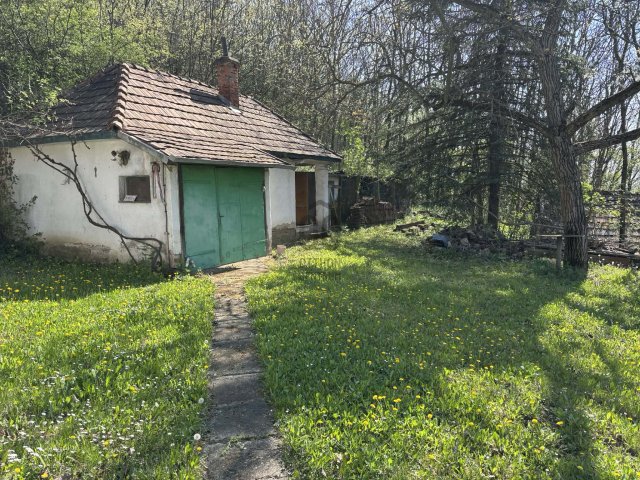 Eladó nyaraló, Szirmabesenyőn 17.9 M Ft, 2 szobás