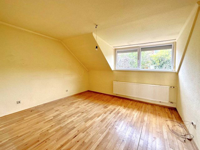 Eladó ikerház, Pécsett 99 M Ft, 4 szobás / költözzbe.hu