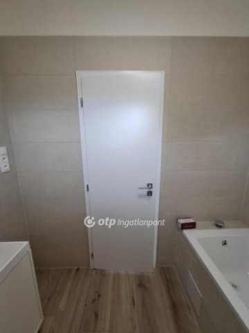 Eladó családi ház, Pusztaszabolcson 74.99 M Ft, 3 szobás