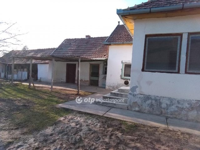 Eladó családi ház, Tápióságon 29.9 M Ft, 3+1 szobás