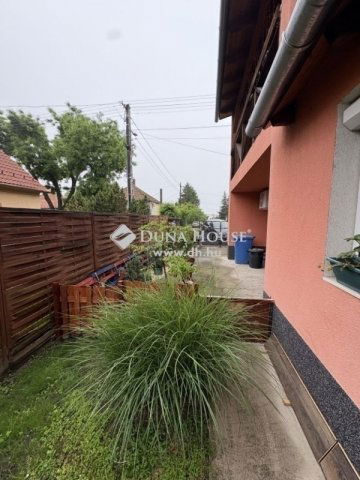 Eladó téglalakás, Pécsett 67.9 M Ft, 2 szobás