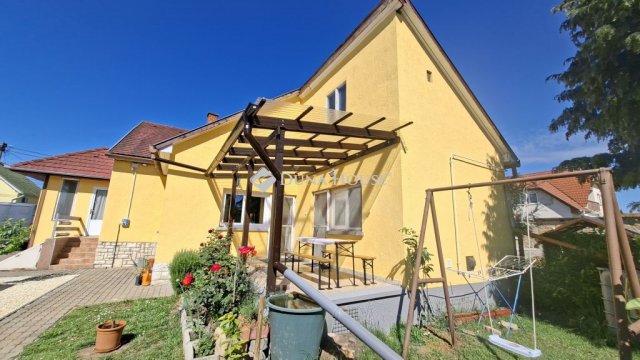 Eladó családi ház, Dombóváron, Mikes Kelemen utcában 55 M Ft