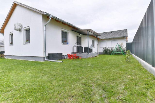 Eladó ikerház, Szigethalmon 84.9 M Ft, 4 szobás