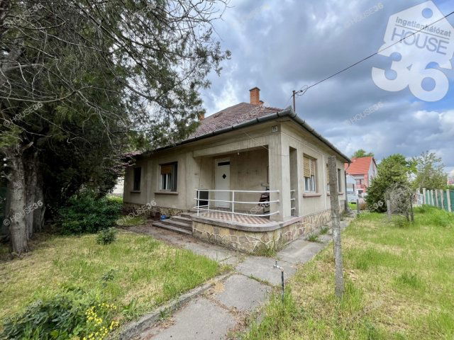 Kiadó családi ház, albérlet, Kecskeméten 299 E Ft / hó