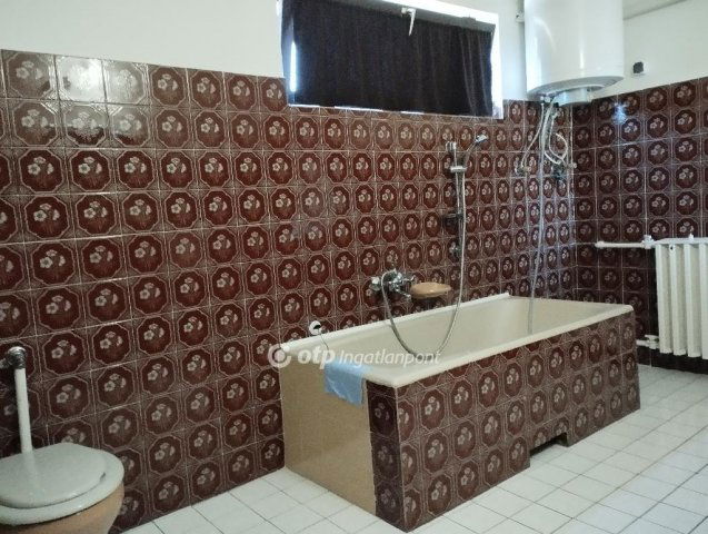 Eladó családi ház, Jászberényben 63 M Ft, 3+1 szobás