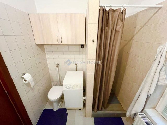 Eladó családi ház, Székesfehérvárott 159.9 M Ft, 4 szobás