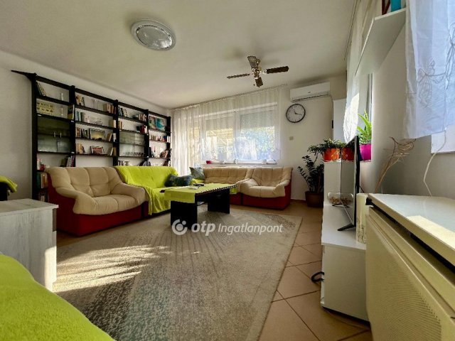 Eladó családi ház, Balatonlelleén 73.99 M Ft, 4 szobás