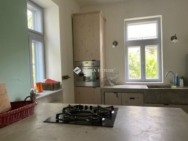 Eladó családi ház, Mencshelyen 99 M Ft, 3 szobás