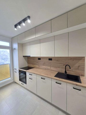 Eladó panellakás, Pécsett 57.5 M Ft, 2 szobás