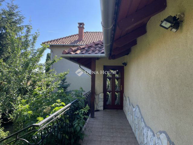Eladó családi ház, Felcsúton 219 M Ft, 5 szobás