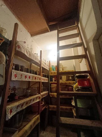 Eladó családi ház, Pécsett 54 M Ft, 4 szobás