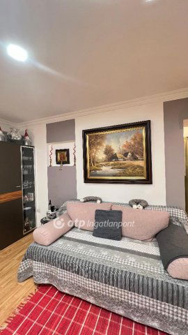 Eladó téglalakás, Egerben 59.9 M Ft, 2 szobás