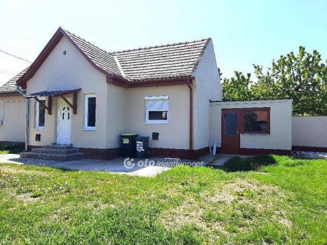 Eladó családi ház, Siófokon 65 M Ft, 1+1 szobás