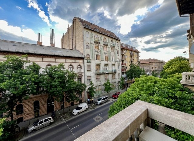 Eladó téglalakás, Budapesten, XIV. kerületben 165 M Ft, 2 szobás