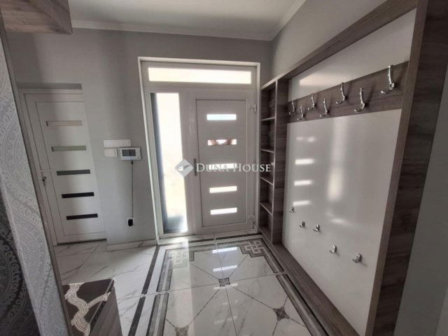 Eladó családi ház, Erdőkertesen 155 M Ft, 4 szobás