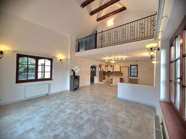 Eladó családi ház, Ürömön 229 M Ft, 5 szobás