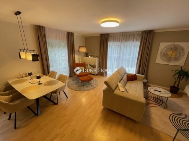 Kiadó téglalakás, albérlet, Pécsett 531 E Ft / hó, 4 szobás