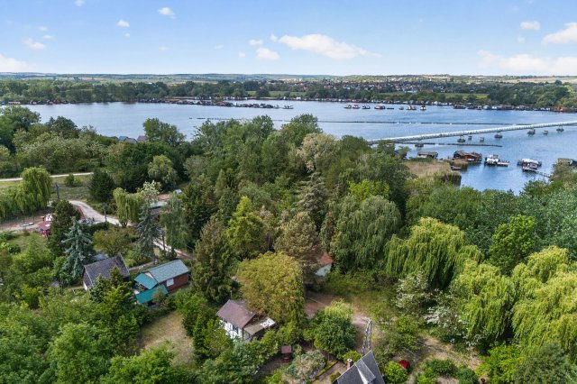 Eladó családi ház, Oroszlányban 13.5 M Ft, 2 szobás