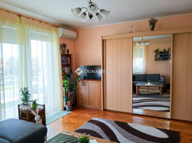 Eladó téglalakás, Debrecenben 77.9 M Ft, 2 szobás