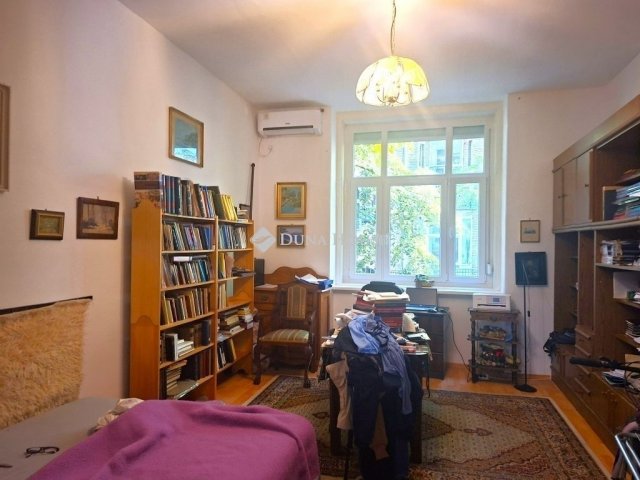 Eladó téglalakás, Budapesten, VIII. kerületben 38.9 M Ft