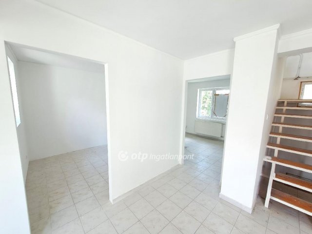 Eladó családi ház, Kecskeméten 98 M Ft, 6+1 szobás