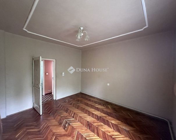 Eladó családi ház, Makón 32.9 M Ft, 3 szobás