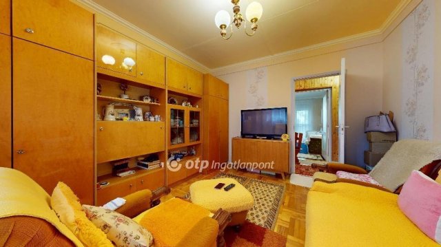 Eladó panellakás, Kisvárdán 35 M Ft, 2 szobás