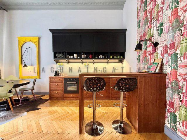 Eladó téglalakás, Budapesten, V. kerületben 128 M Ft, 2 szobás