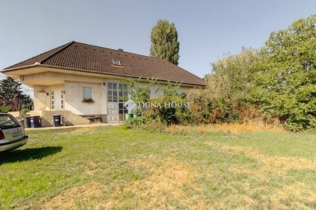 Eladó családi ház, Budapesten, XVI. kerületben 215 M Ft