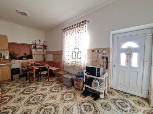 Eladó családi ház, Törtelen 18 M Ft, 6 szobás