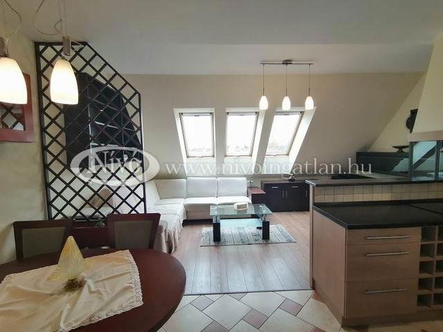 Kiadó téglalakás, albérlet, Veszprémben 250 E Ft / hó