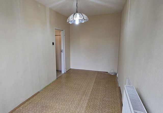 Eladó panellakás, Pécsett 38.99 M Ft, 2 szobás