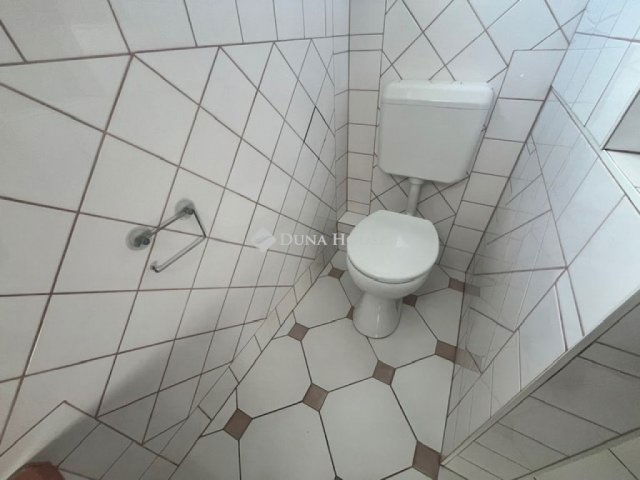 Kiadó családi ház, albérlet, Kecskeméten 400 E Ft / hó