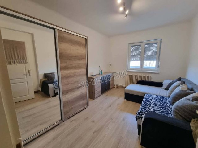 Eladó téglalakás, Dunaújvárosban, Május 1. utcában 36.9 M Ft