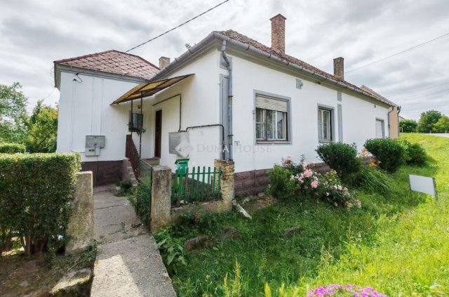Eladó családi ház, Csurgón 20 M Ft, 5 szobás