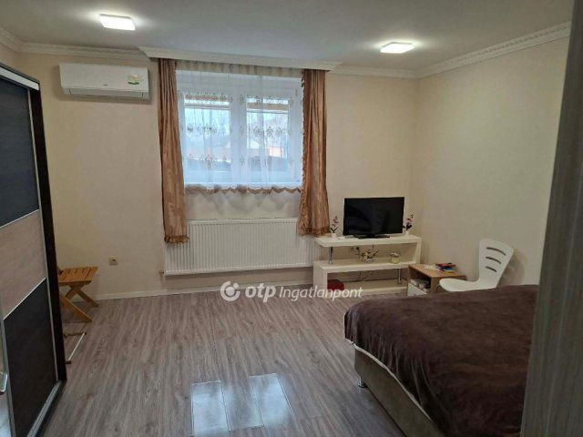 Eladó családi ház, Derecskén 89.9 M Ft, 3 szobás