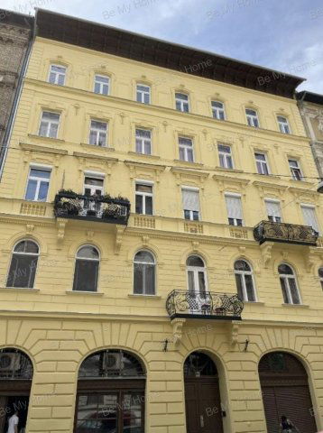 Eladó téglalakás, Budapesten, VI. kerületben, Csengery utcában