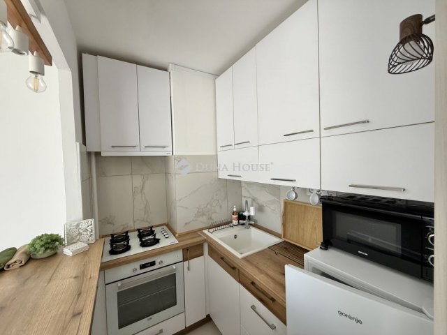 Kiadó panellakás, albérlet, Pécsett 160 E Ft / hó, 2 szobás