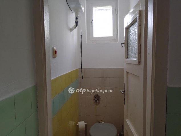 Eladó családi ház, Szentistvánon 14.45 M Ft, 1 szobás