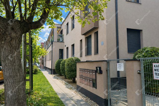 Eladó téglalakás, Székesfehérvárott 88.9 M Ft, 3 szobás