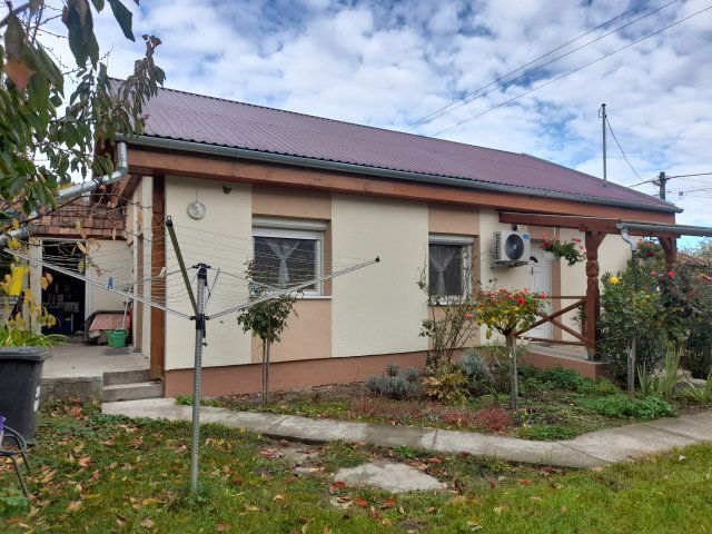 Eladó családi ház, Kerepesen 61.9 M Ft, 2+1 szobás