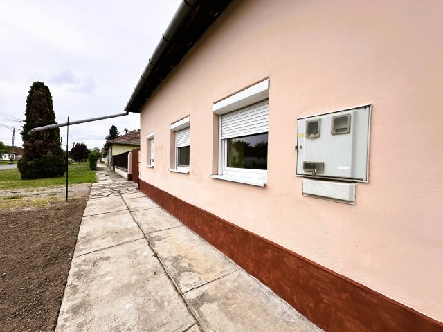 Eladó családi ház, Mezőkovácsházán 12.5 M Ft, 4 szobás