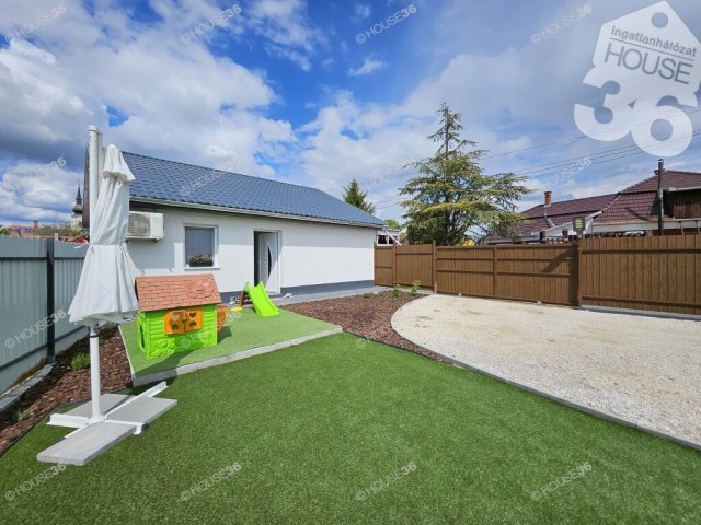 Eladó családi ház, Izsákon 54.9 M Ft, 3 szobás