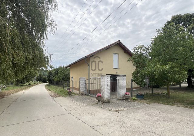 Eladó mezogazdasagi ingatlan, Szekszárdon 36 M Ft, 3 szobás