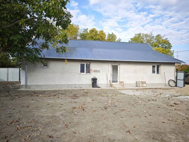 Eladó családi ház, Kübekházán 49.9 M Ft, 4 szobás