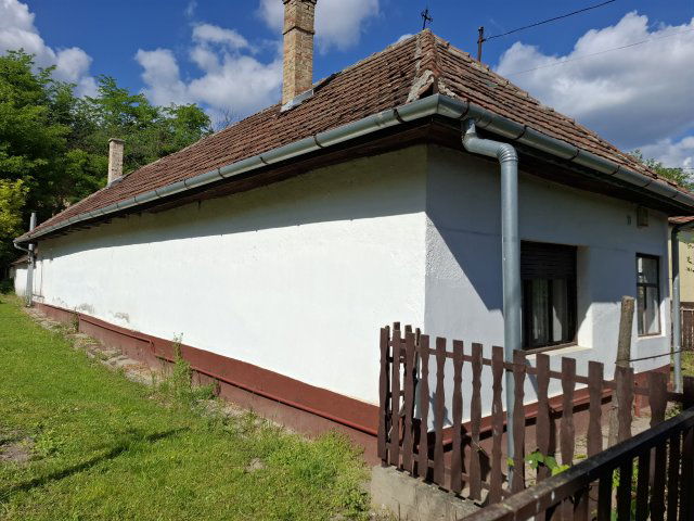 Eladó családi ház, Úrin, Szentistváni úton 24.9 M Ft, 4 szobás