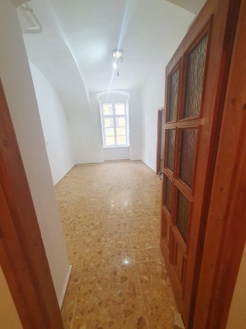 Eladó iroda, Pécsett 51.9 M Ft, 2 szobás / költözzbe.hu