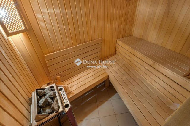 Eladó családi ház, Budapesten, XII. kerületben 800 M Ft